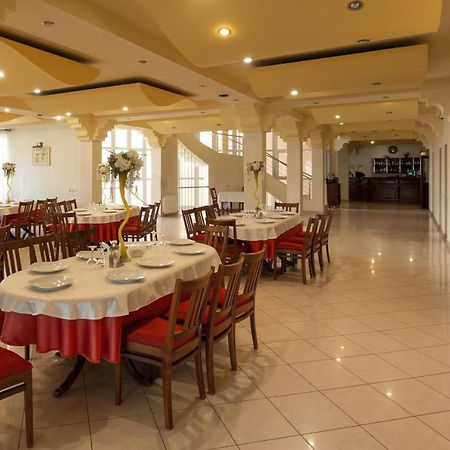 Hotel Denis ดาเนช ภายนอก รูปภาพ