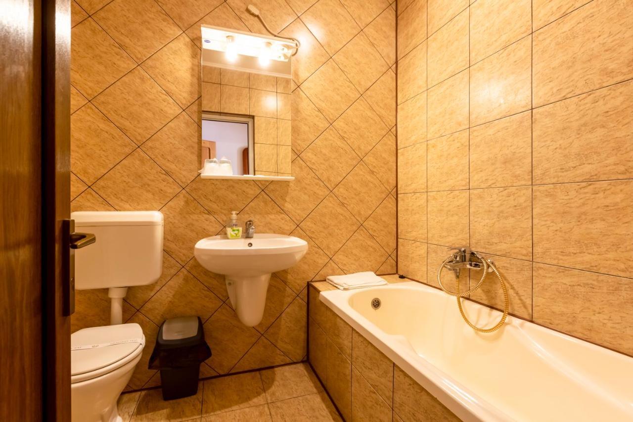 Hotel Denis ดาเนช ภายนอก รูปภาพ
